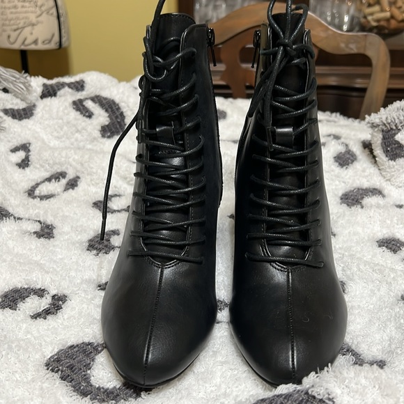 XOXO Kieran Lace Up Booties - Picture 2 of 5
